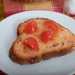 Piatto che si faceva pi ricco quando si andava ad aggiungere ai tre ingredienti predetti anche il pomodoro. Protagonista era sempre il pane vecchio, del giorno prima e quindi spesso per ammorbidirlo si usava bagnare la fetta con lacqua prima di condirla